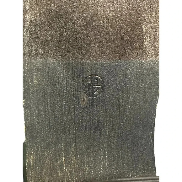 Queen Chateau Women's Black Front Zipper Ankle High Heel Booties Size US 7.5 - Picture 3 of 8